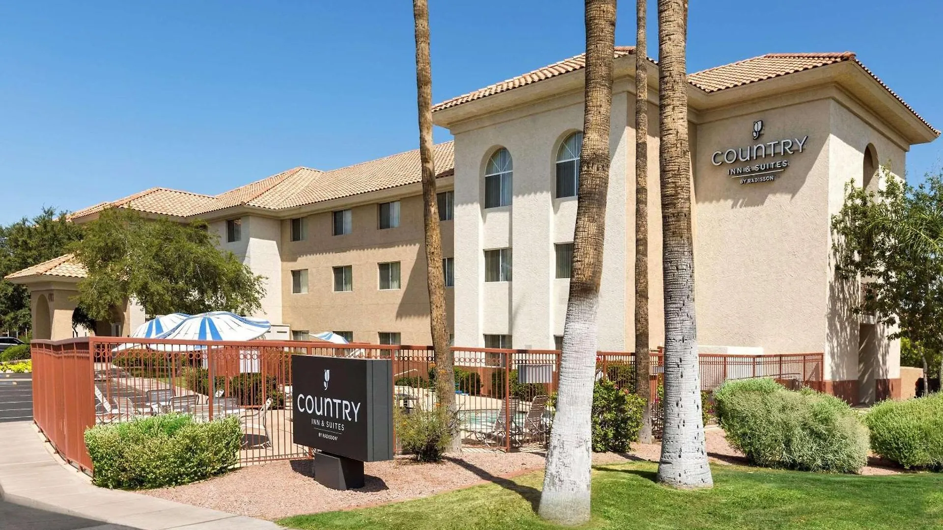 Country Inn & Suites By Radisson, Phoenix Airport, Az location